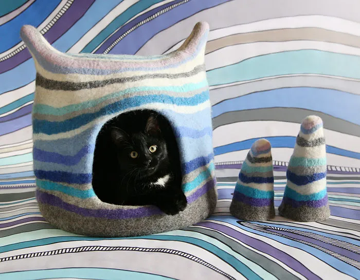 I Felt Fairytale Houses For Cats