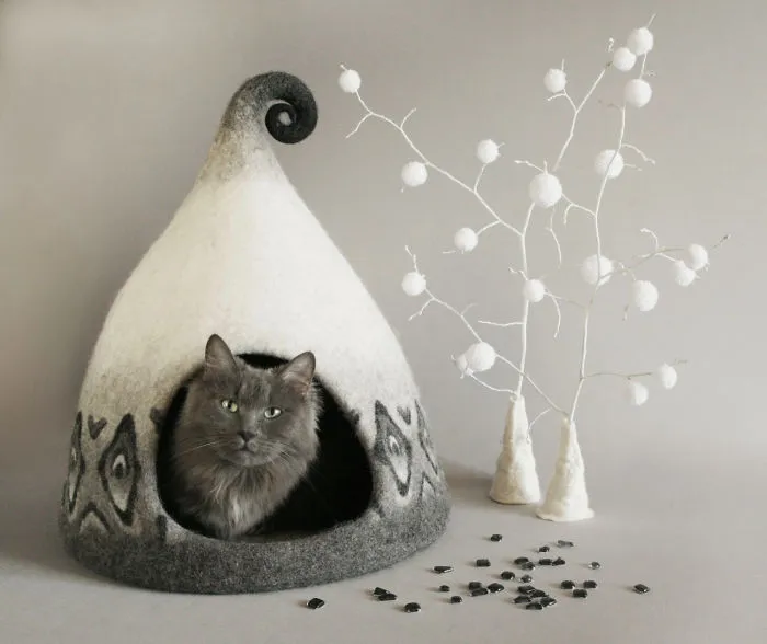 I Felt Fairytale Houses For Cats