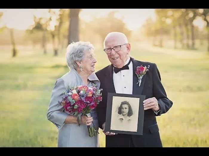 Couple Waits 70 Years To Take Their Wedding Photos, And Love Is Still In The Air