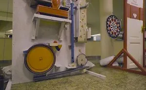 World's Largest Rube Goldberg Machine Lights Up Our Christmas Tree In Riga