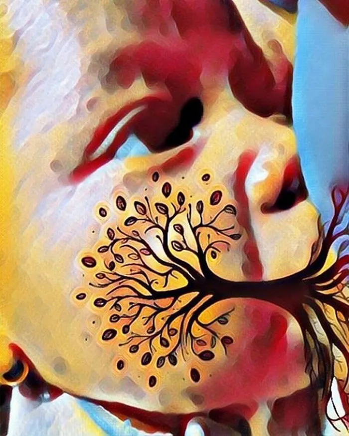 ‘Tree Of Life’ Breastfeeding Photos Are Taking Internet By Storm