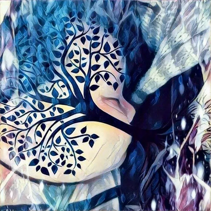 ‘Tree Of Life’ Breastfeeding Photos Are Taking Internet By Storm