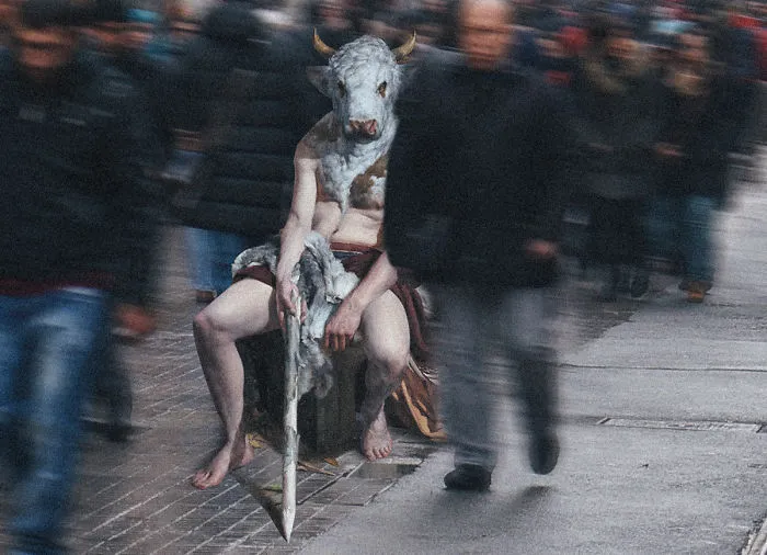 I Make Classical Paintings Travel Through The City