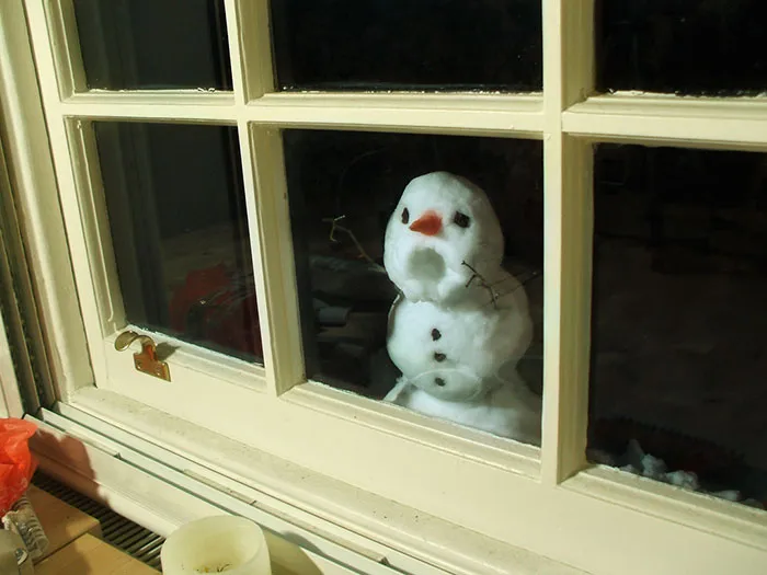 92 Hilariously Creative Snowmen That Would Make Calvin And Hobbes Proud