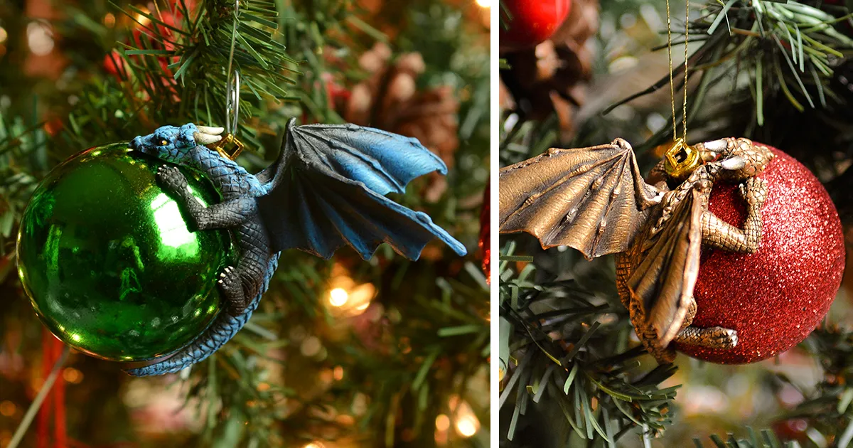Estos dragones protegiendo bolas de Navidad como si fueran sus propios huevos es lo que tu árbol necesita este año