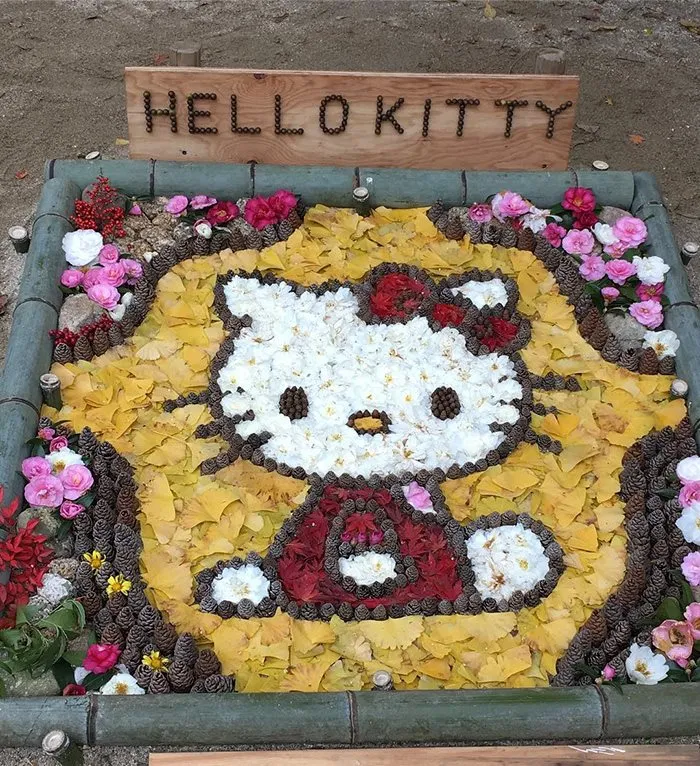 Japanese Are Going Crazy About The Fallen Leaves, Turn Them Into Art