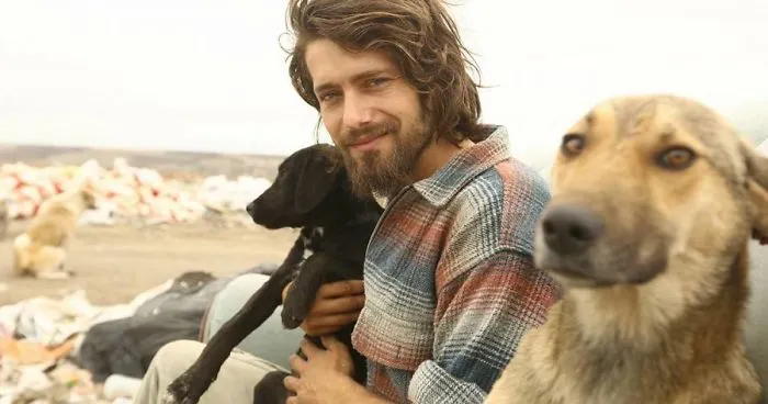 Meet Gökçer Korkmaz, The Bighearted Volunteer Who Is Living With 500+ Animals