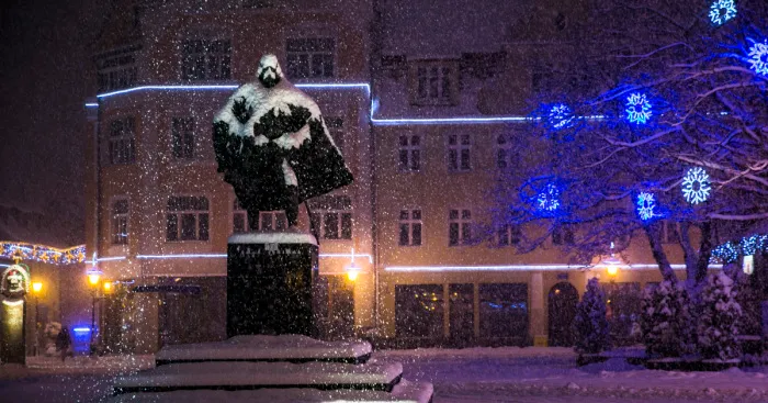 Darth Vader Statue. Saga Continues