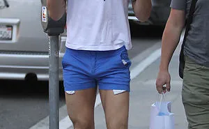 79 Brilliant Celebrity Reactions To Paparazzi Who Won't Stop Following Them