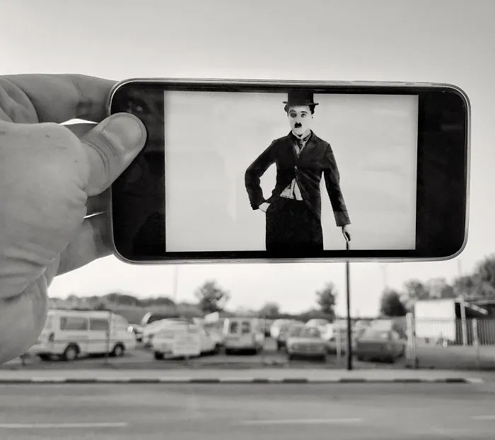I Bring Everyday Objects To Life By Adding A Twist To Them Using My Phone (Part 2)