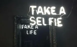 Truthful Mirror Reflections With Hidden Messages