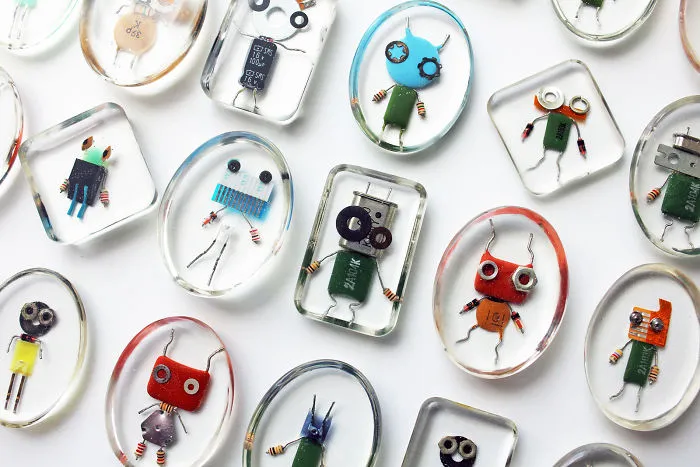 I Turned Electronic Waste Into Tiny Robots