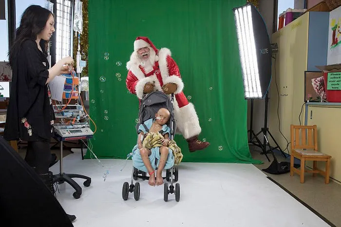 This Photographer Is Using Photoshop To Give Seriously Sick Children A Magical Christmas They Couldn't Have