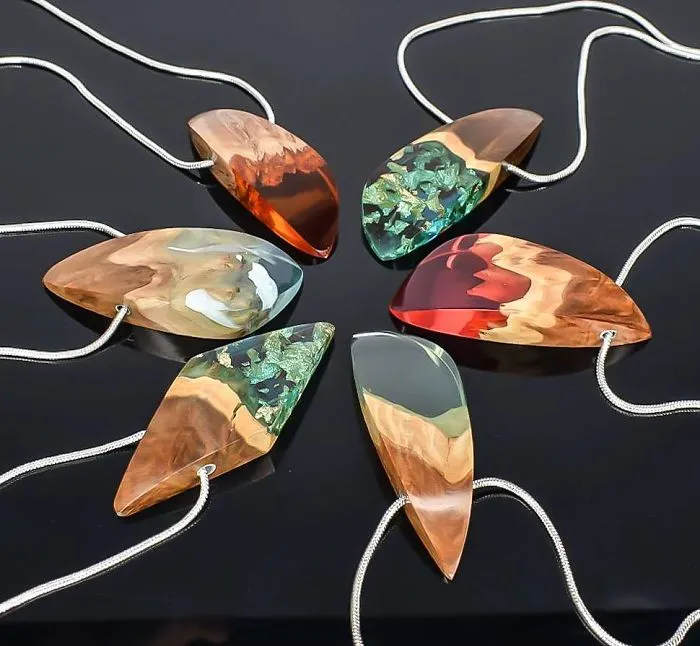 I Make Pendants That Allow You To Carry A Bit Of Nature’s Beauty With You