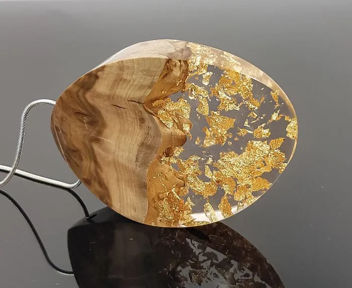 I Make Pendants That Allow You To Carry A Bit Of Nature’s Beauty With You