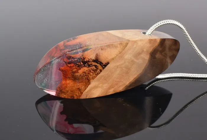 I Make Pendants That Allow You To Carry A Bit Of Nature’s Beauty With You