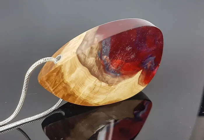 I Make Pendants That Allow You To Carry A Bit Of Nature’s Beauty With You