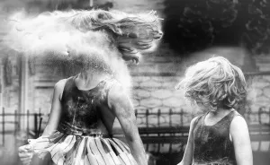 I Quit My Job To Follow My Passion For Photography And Document My Daughters' Lives