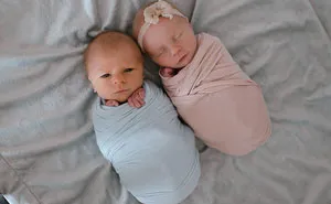 This Mom Had A Touching Photoshoot Of Her Newborn Twins Who Didn't Have Much Time Left