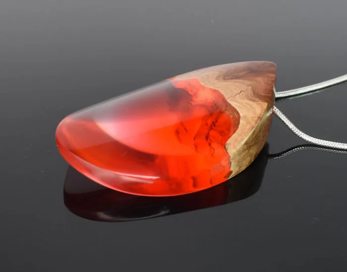 I Make Pendants That Allow You To Carry A Bit Of Nature’s Beauty With You