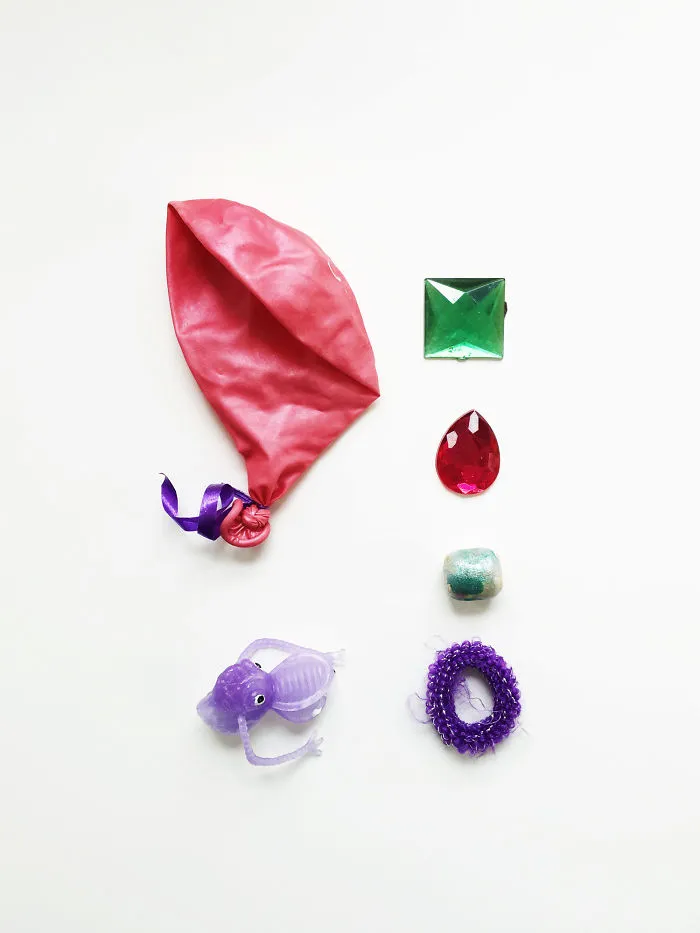 46 Cute Photos That Reveal What Preschoolers Have In Their Pockets