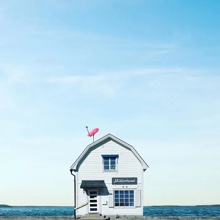 My Two Years As A Hunter Of Lonely Houses