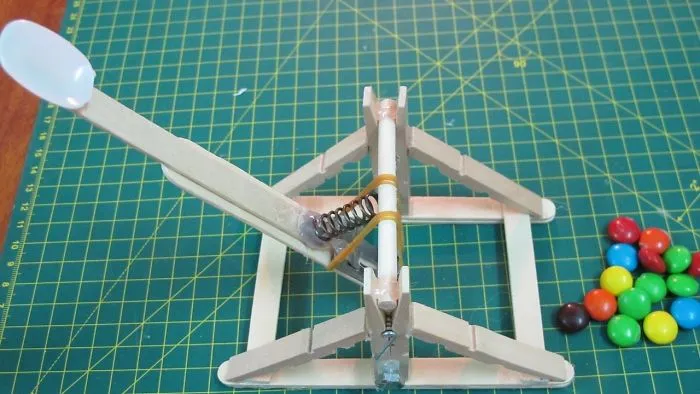 How To Make A Mini Strong Catapult – Medieval Homemade Weapon