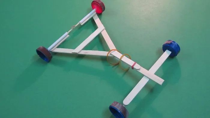 How To Make Awesome Homemade Car For Kids – Rubber Band Car