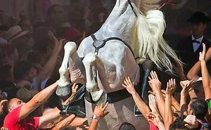 70 Accidental Renaissance Pics That Are Better Than Art History