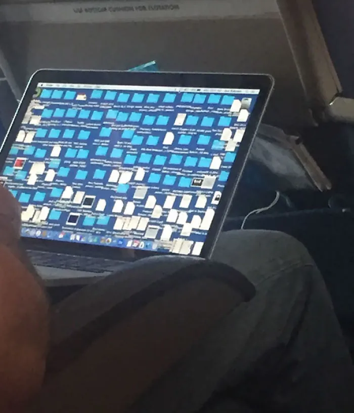 This Guys Laptop On My Flight