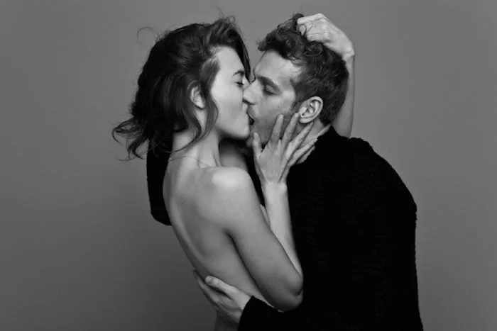 People Passionately Kissing: Can You Tell The Real Couples From Friends?