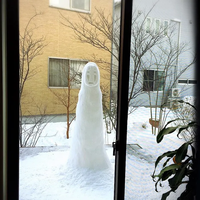 What Happens When Heavy Snowfall Hits Japan