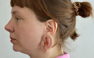 Estos pendientes parecen orejas humanas, y si crees que son horribles espera a ver el anillo
