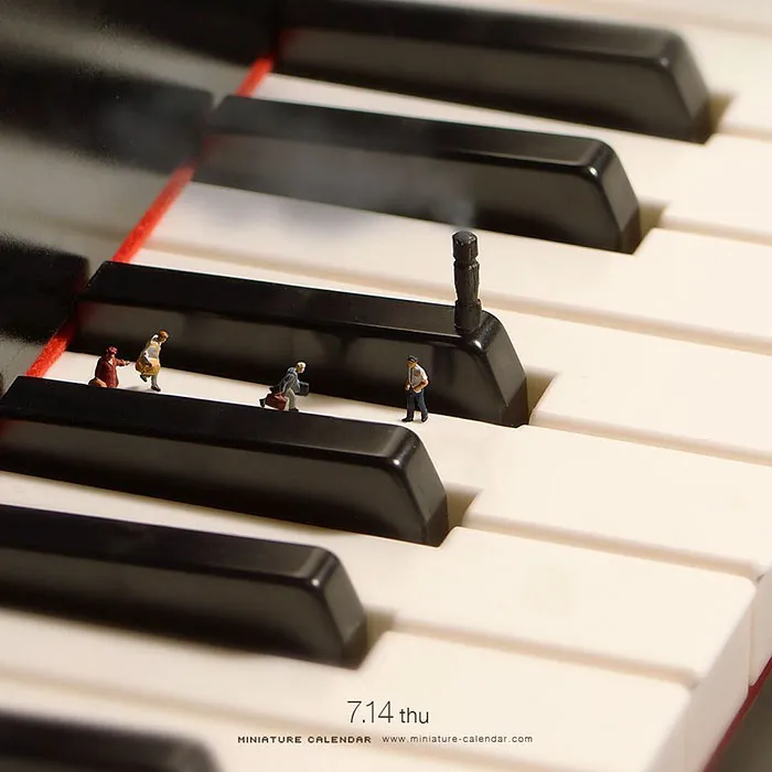 246 Fun Miniature Dioramas By Japanese Artist Who's Been Creating Them Every Day For 5 Years