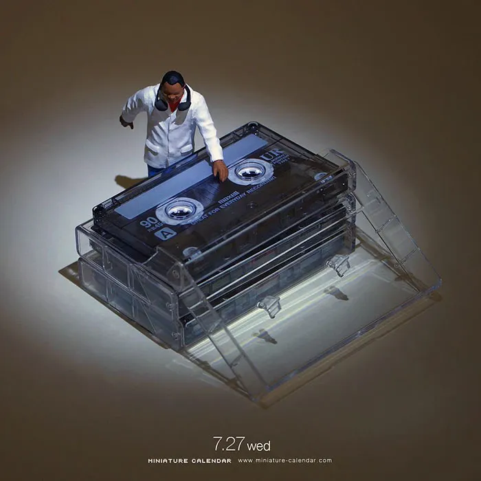 246 Fun Miniature Dioramas By Japanese Artist Who's Been Creating Them Every Day For 5 Years