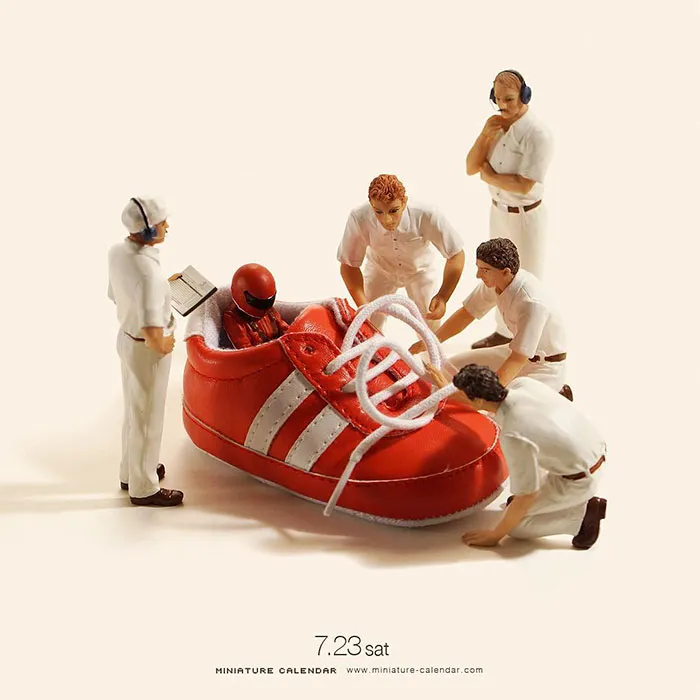 246 Fun Miniature Dioramas By Japanese Artist Who's Been Creating Them Every Day For 5 Years