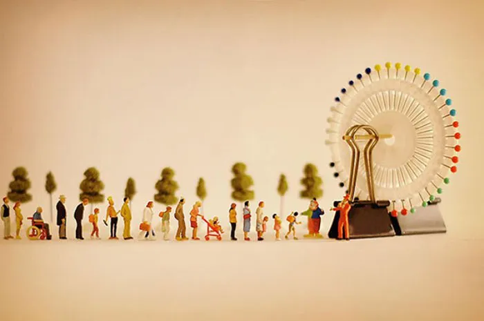 246 Fun Miniature Dioramas By Japanese Artist Who's Been Creating Them Every Day For 5 Years