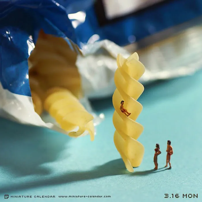 246 Fun Miniature Dioramas By Japanese Artist Who's Been Creating Them Every Day For 5 Years