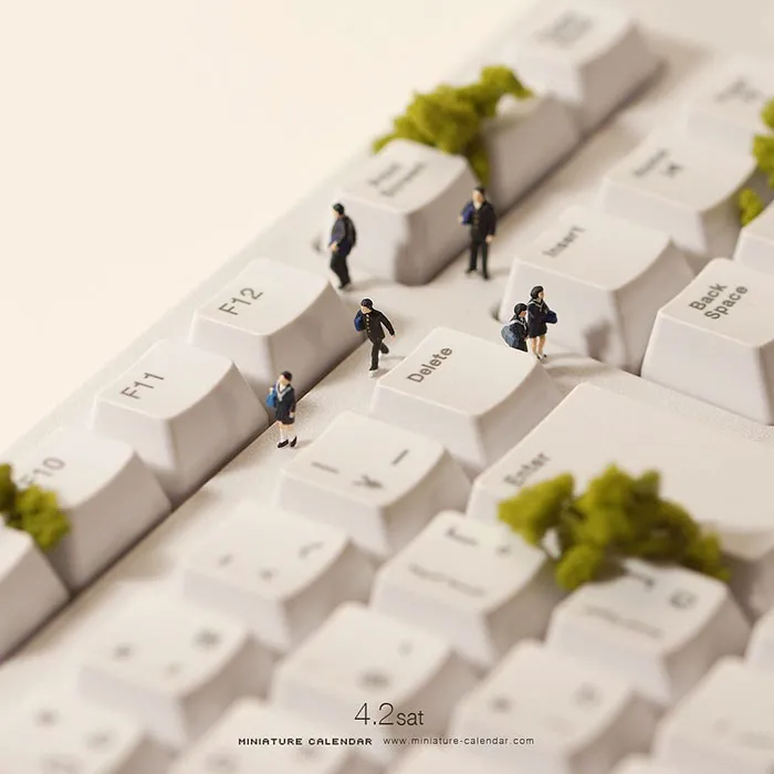 246 Fun Miniature Dioramas By Japanese Artist Who's Been Creating Them Every Day For 5 Years