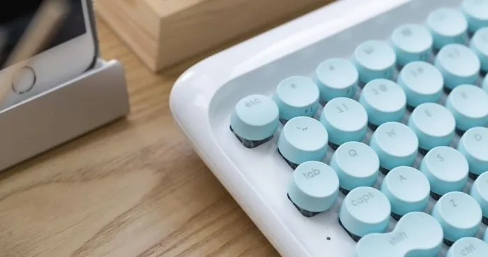 This New Mechanical Keyboard Feels Just Like A Real Typewriter From The Past