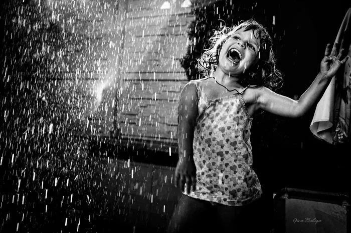 I Quit My Job To Follow My Passion For Photography And Document My Daughters' Lives