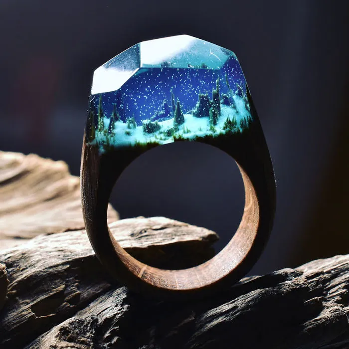Man Proposed With A Beautiful Resin Ring, She Said Yes!