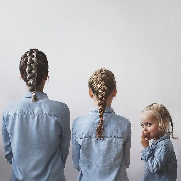 Mother Of Two Takes Adorable Photos Of Herself And Her Daughters In Matching Clothing