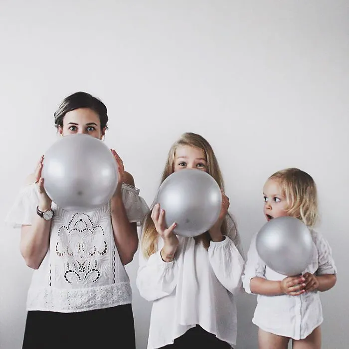 Mother Of Two Takes Adorable Photos Of Herself And Her Daughters In Matching Clothing