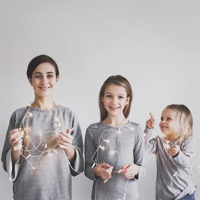 Mother Of Two Takes Adorable Photos Of Herself And Her Daughters In Matching Clothing