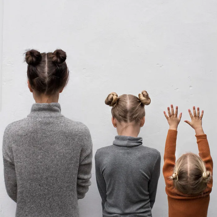 Mother Of Two Takes Adorable Photos Of Herself And Her Daughters In Matching Clothing