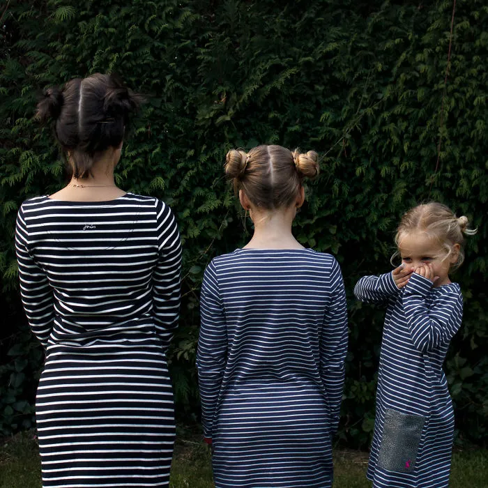 Mother Of Two Takes Adorable Photos Of Herself And Her Daughters In Matching Clothing