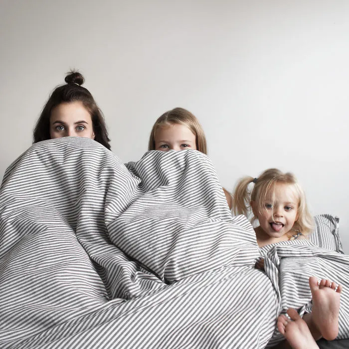Mother Of Two Takes Adorable Photos Of Herself And Her Daughters In Matching Clothing
