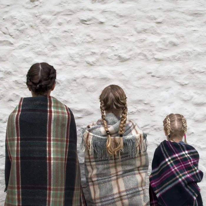 Mother Of Two Takes Adorable Photos Of Herself And Her Daughters In Matching Clothing