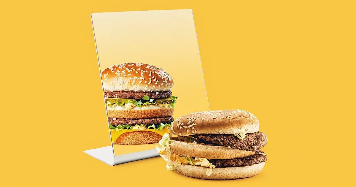 El arte surreal de Tony Futura se ríe del consumismo y la cultura pop